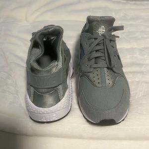 Nike Huarache Women’s Size 10
